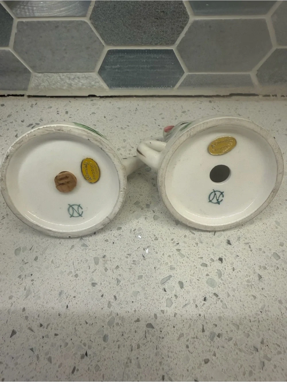 Vintage 1950 Napco Cat on Tea Pot Salt & Pepper Shakers. MCM. Rare. Bring Offers
